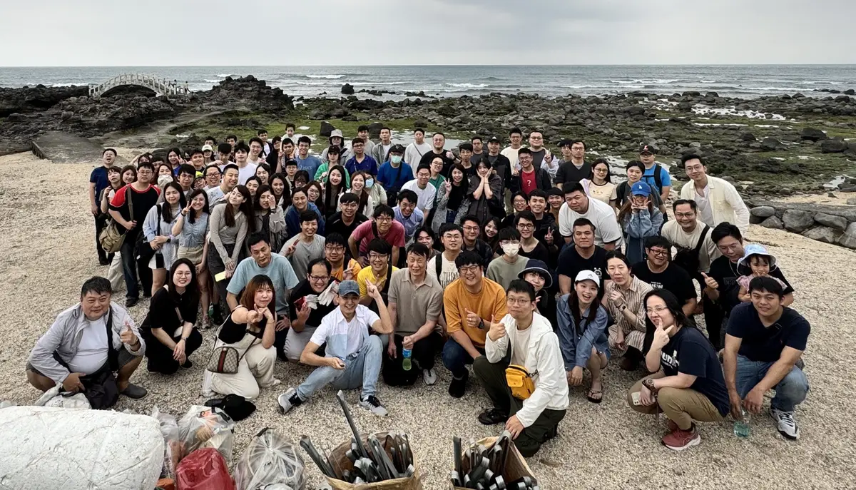 ESi's first-half 2024 quarterly outing: a beach cleanup at Shimen Cave